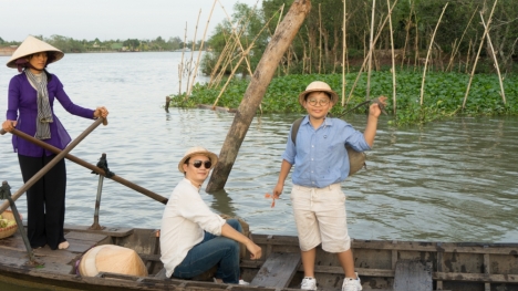 Con trai Hoàng Bách lần đầu đóng MV cùng bố